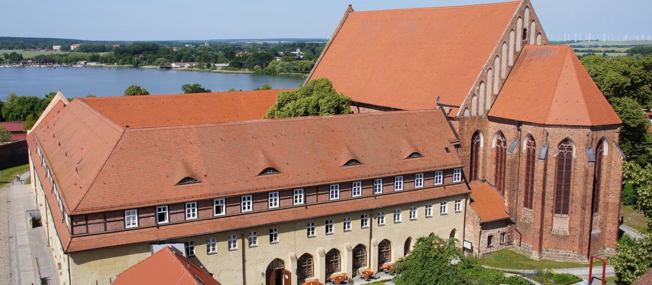 files/schaufenster-guestrow/img/haendler/dominikanerkloster_prenzlau/slider/Blick auf das Dominikanerkloster 2013_bearbeitet.JPG